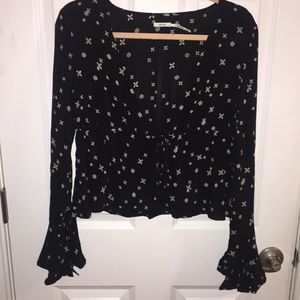 Flowy flower Black Kimchi Blue top!